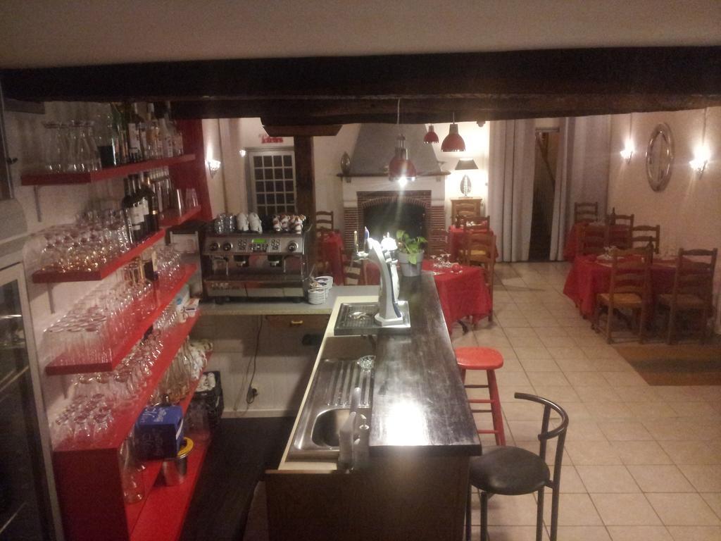 Hotel Restaurant Henri IV Eauze Buitenkant foto